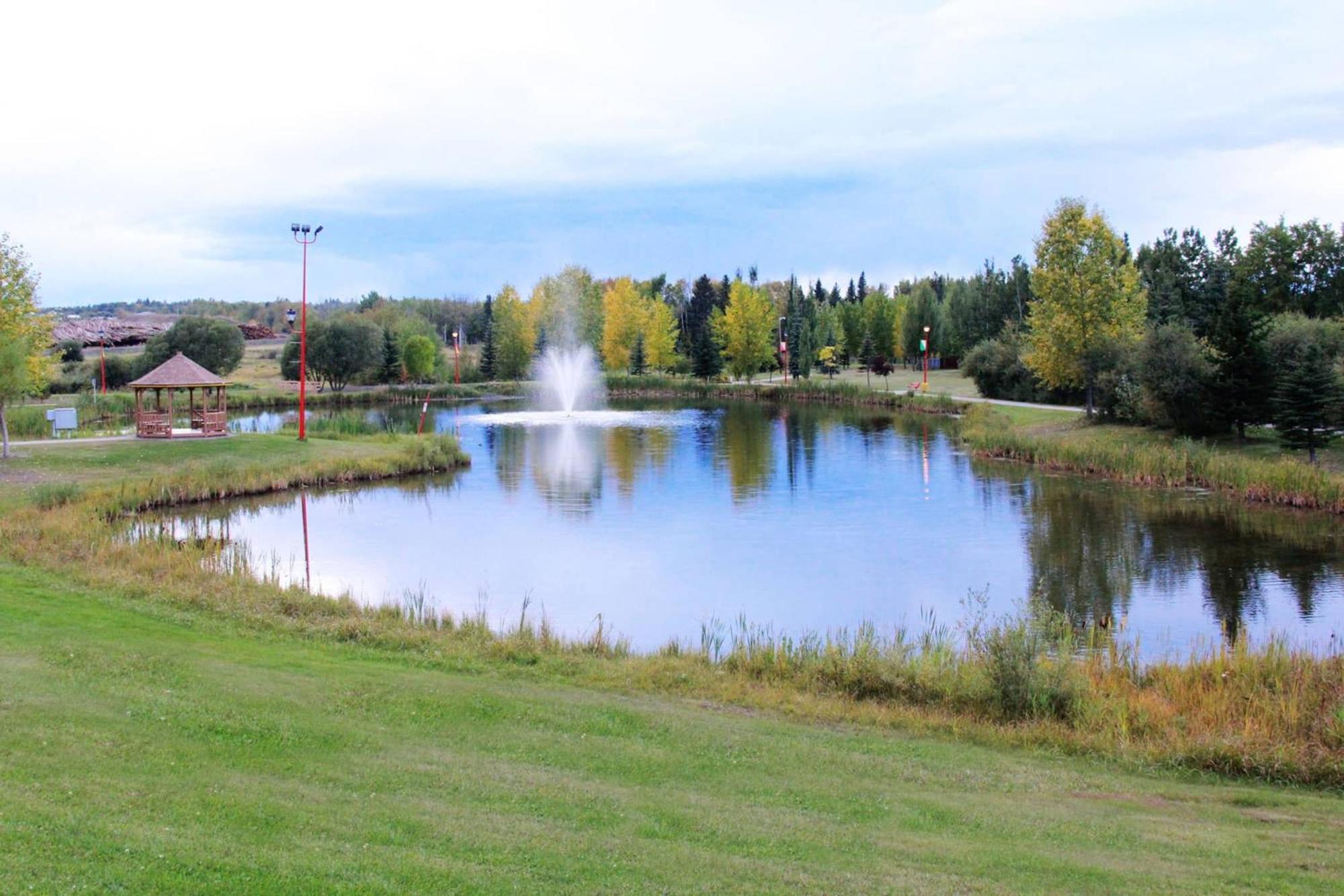 Holiday Inn Express & Suites Drayton Valley By Ihg Eksteriør billede